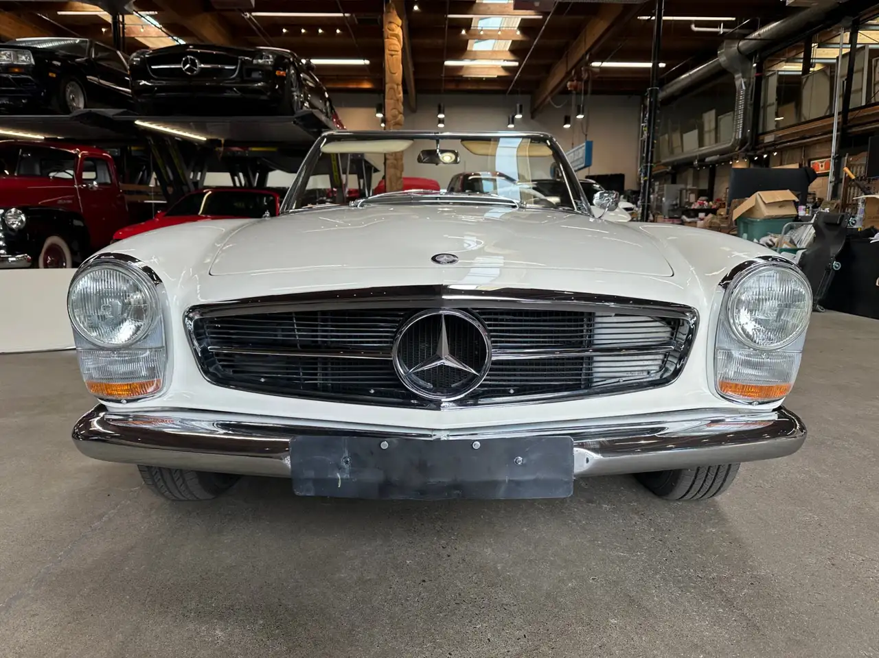 Mercedes-Benz 230 fotografie Mercedes-Benz 230
