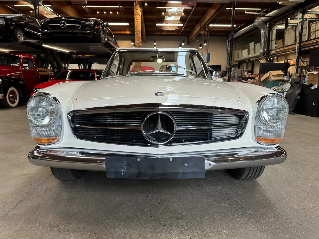 Mercedes-Benz 230 fotografie Mercedes-Benz 230
