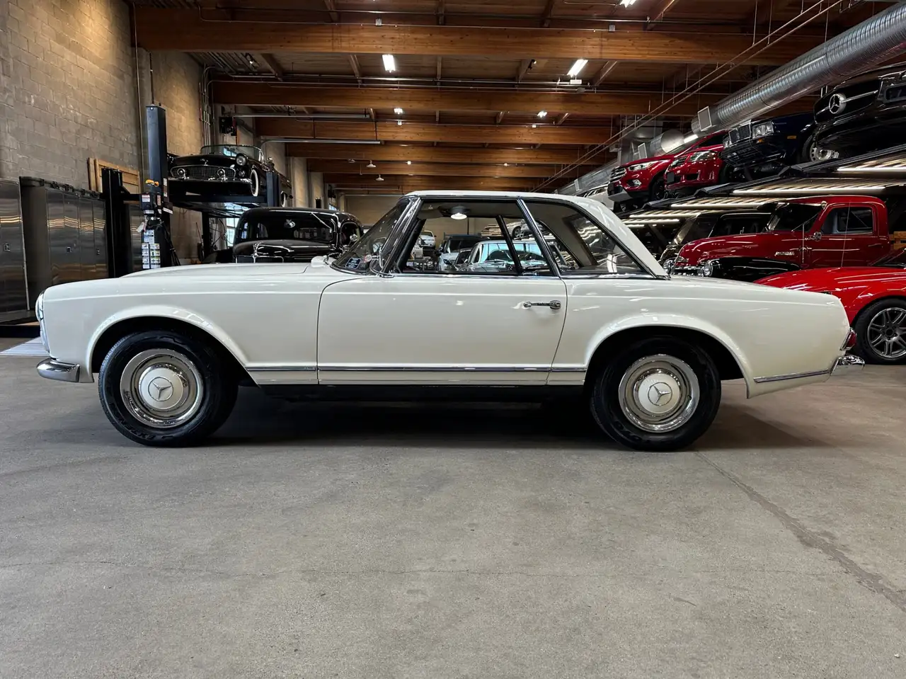 Mercedes-Benz 230 fotografie Mercedes-Benz 230