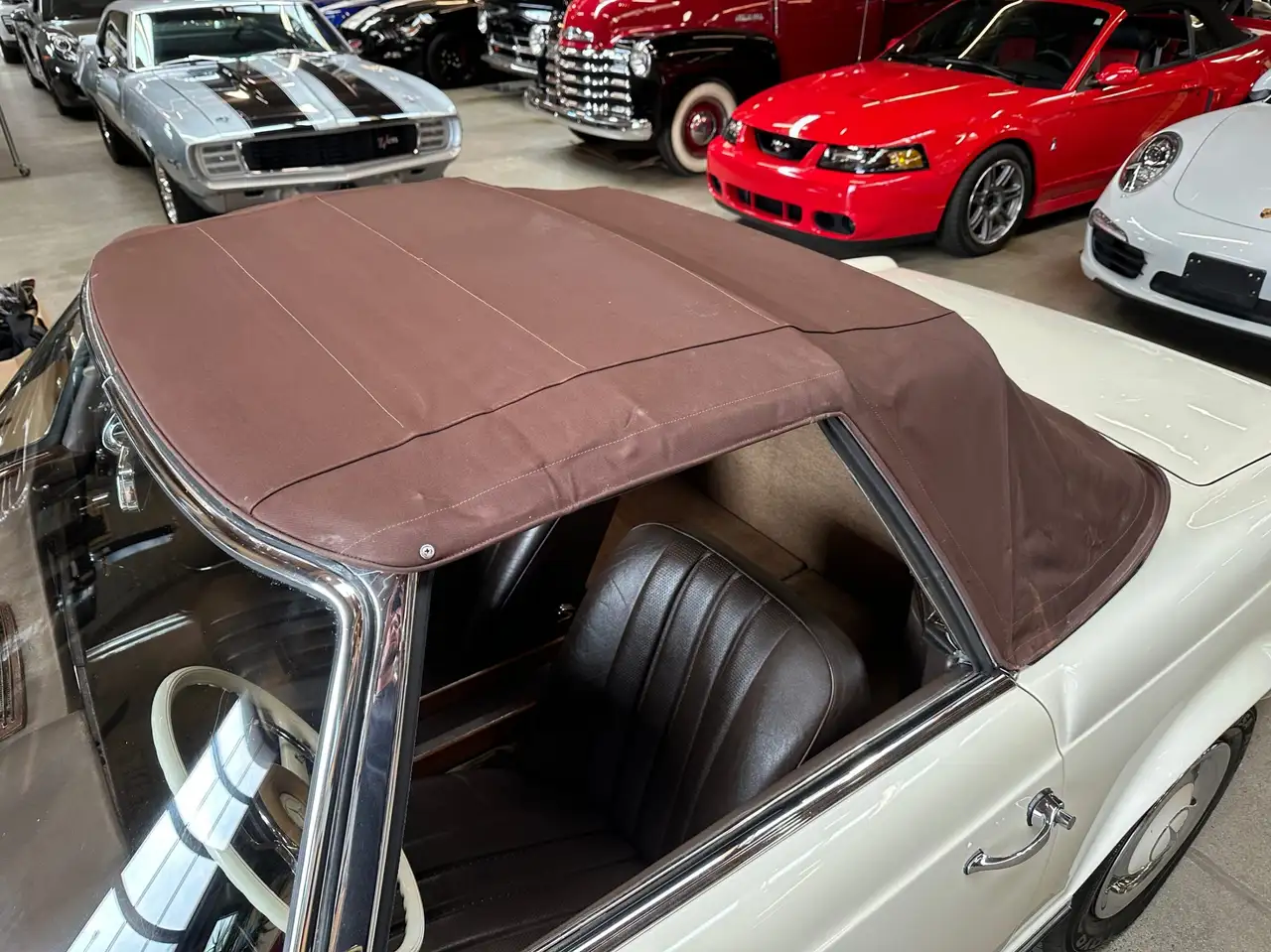 Mercedes-Benz 230 fotografie Mercedes-Benz 230