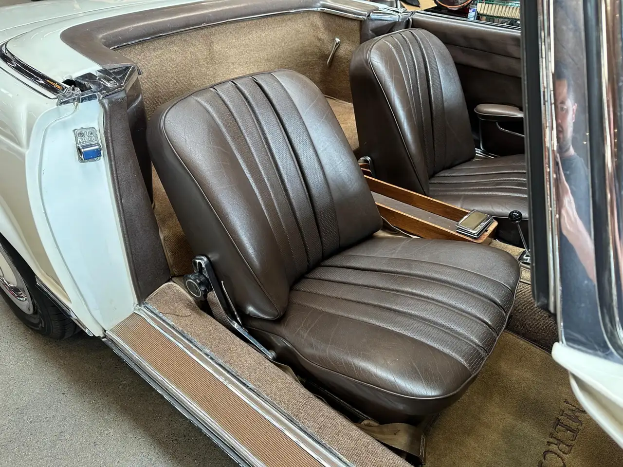 Mercedes-Benz 230 fotografie Mercedes-Benz 230