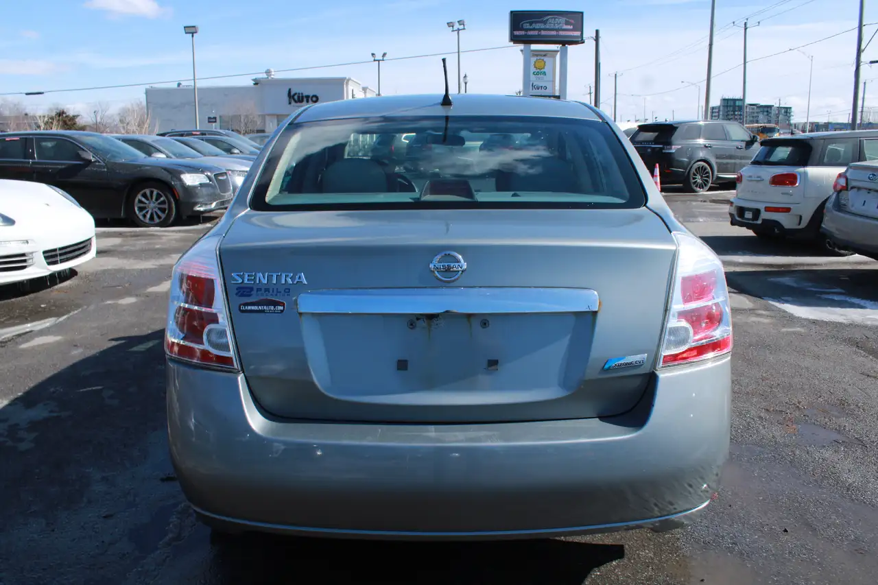 Nissan Sentra photo Nissan Sentra