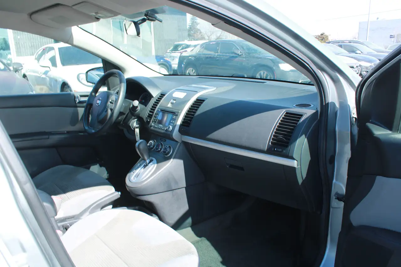 Nissan Sentra photo Nissan Sentra