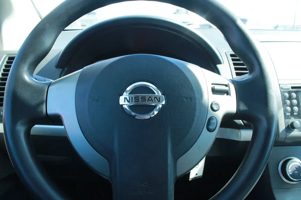 Nissan Sentra photo Nissan Sentra