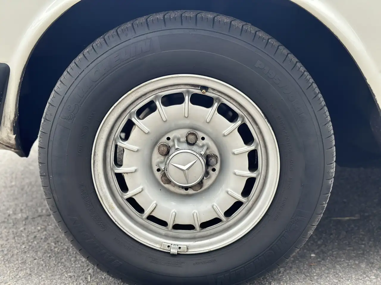 Mercedes-Benz 300 снимка Mercedes-Benz 300