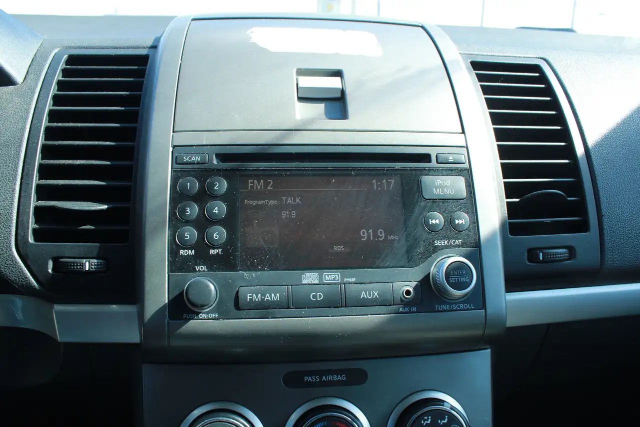 Nissan Sentra photo Nissan Sentra