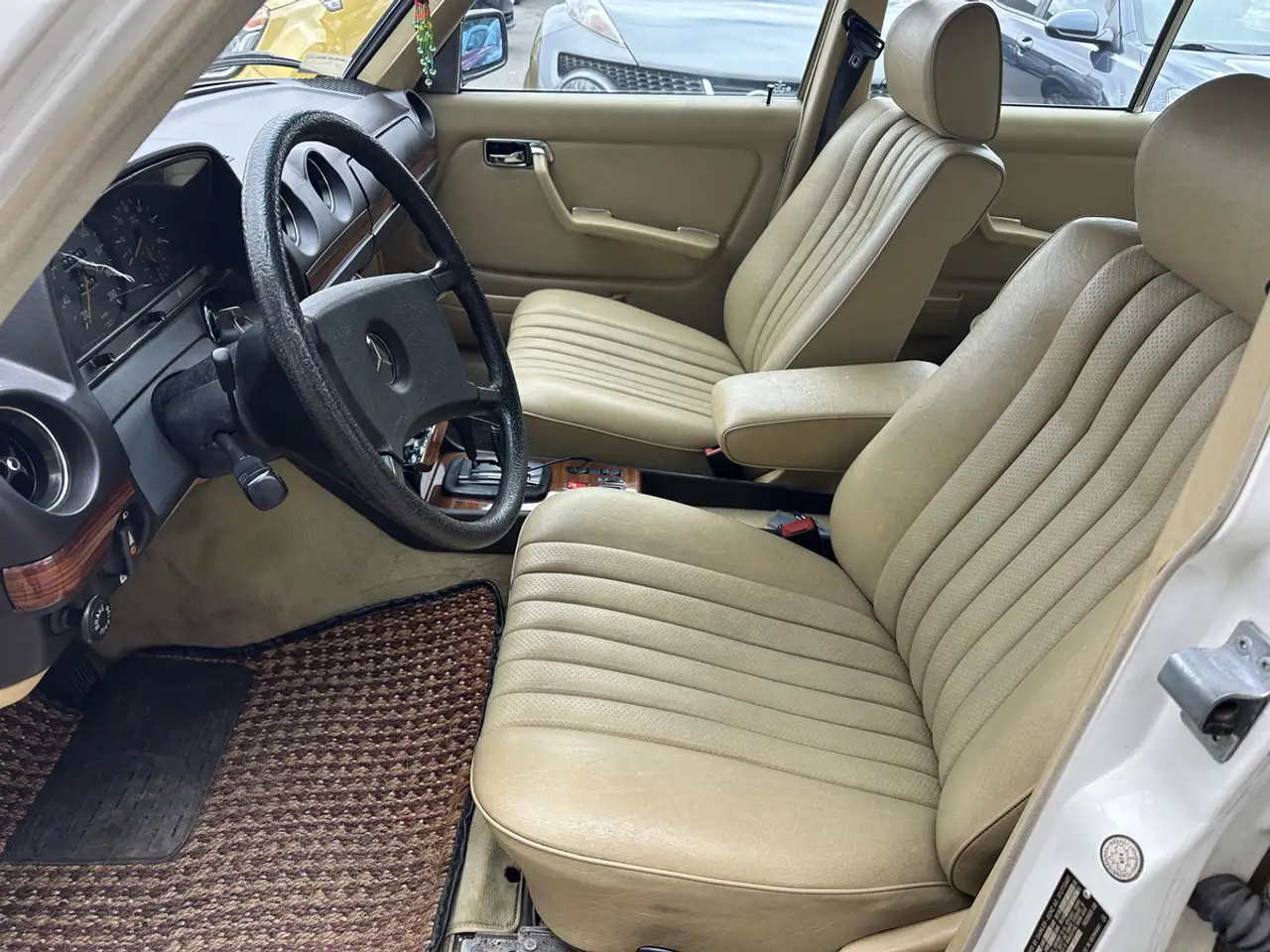 Mercedes-Benz 300 снимка Mercedes-Benz 300