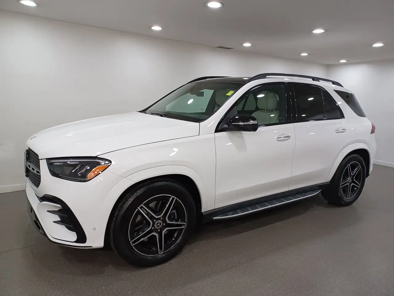 Mercedes-Benz GLE снимка Mercedes-Benz GLE
