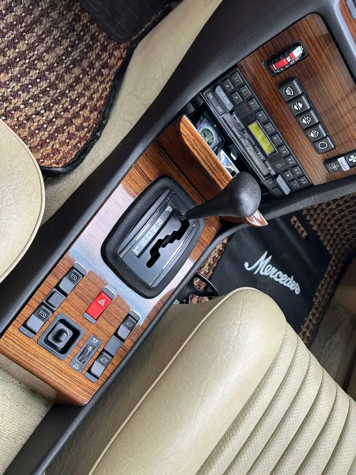 Mercedes-Benz 300 снимка Mercedes-Benz 300
