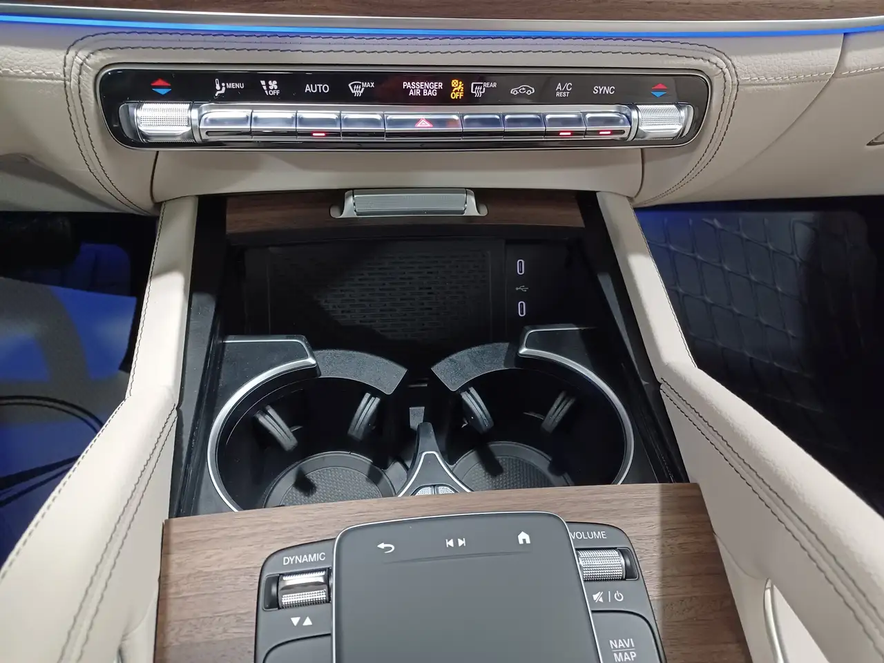 Mercedes-Benz GLE снимка Mercedes-Benz GLE