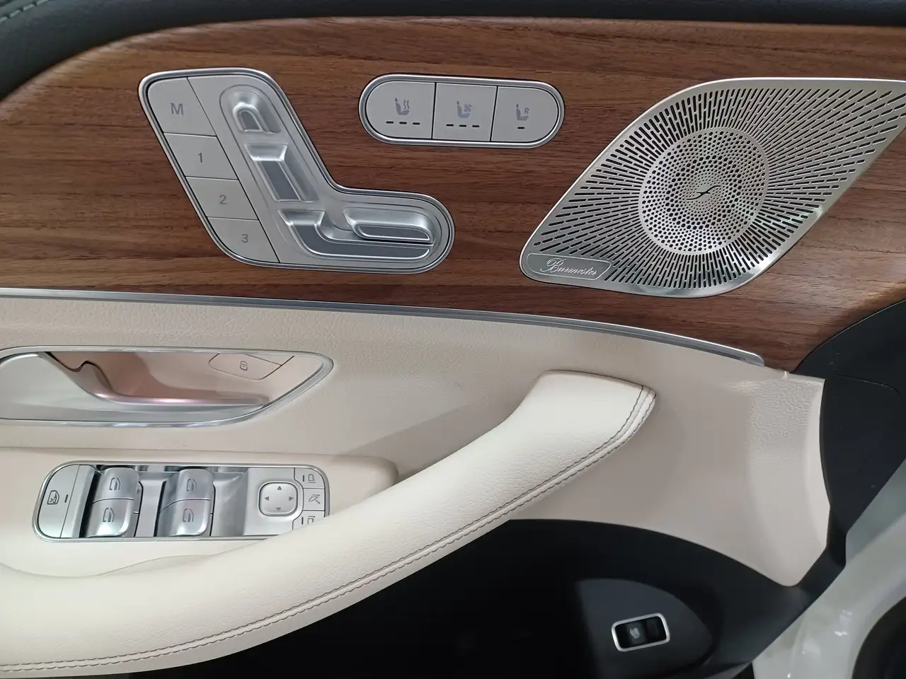 Mercedes-Benz GLE снимка Mercedes-Benz GLE