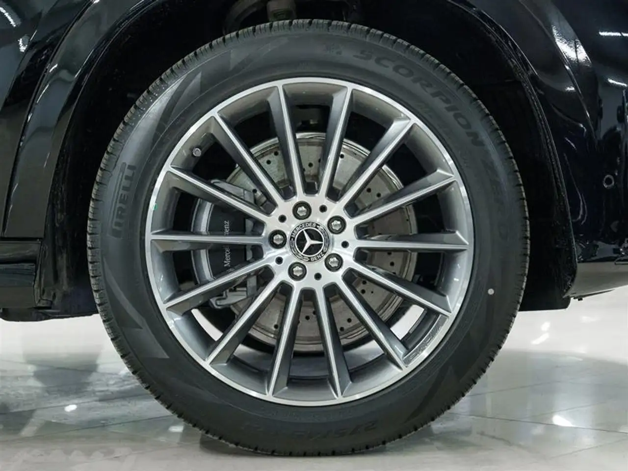 Mercedes-Benz GLE снимка Mercedes-Benz GLE