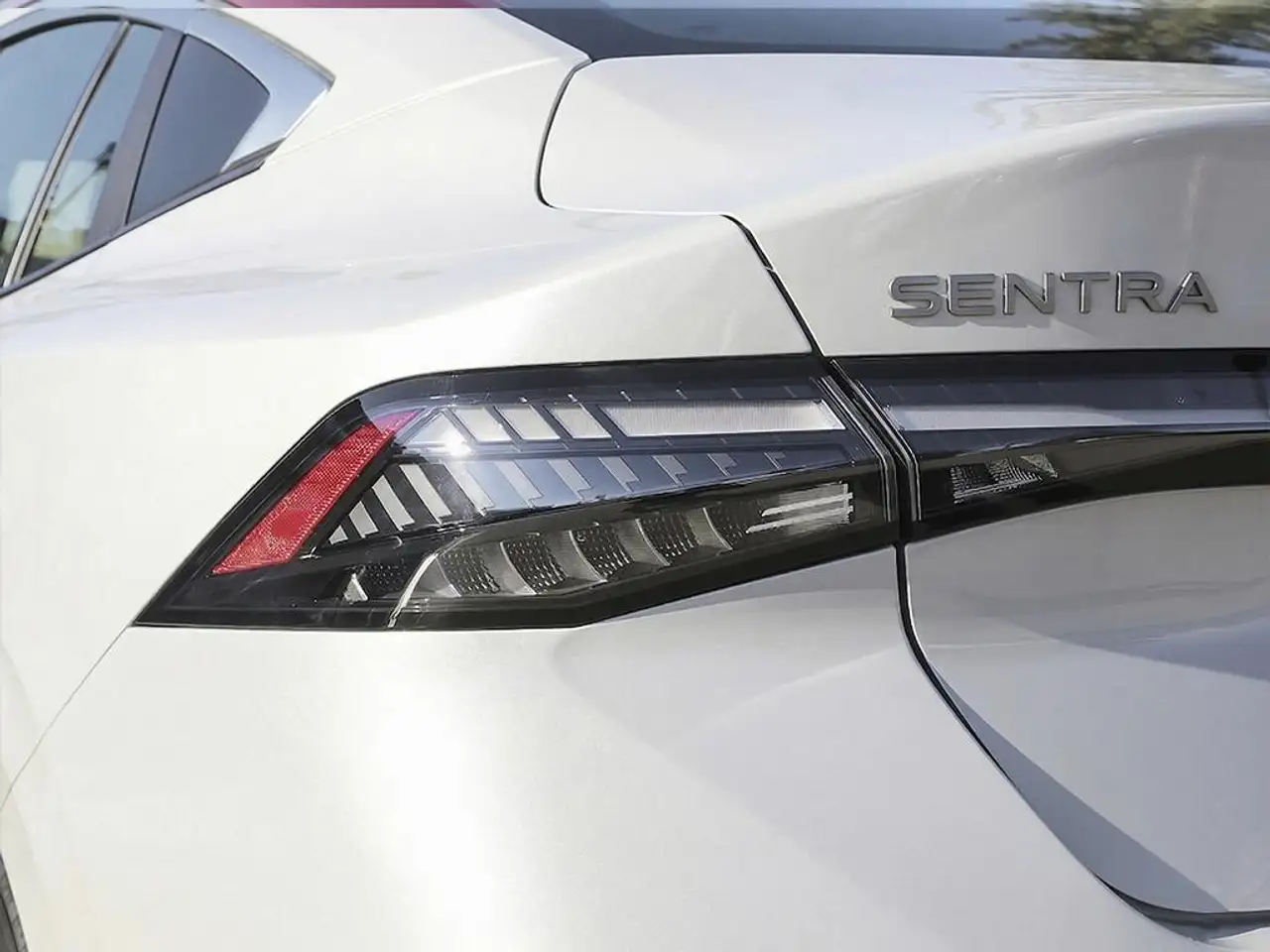 Nissan Sentra photo Nissan Sentra