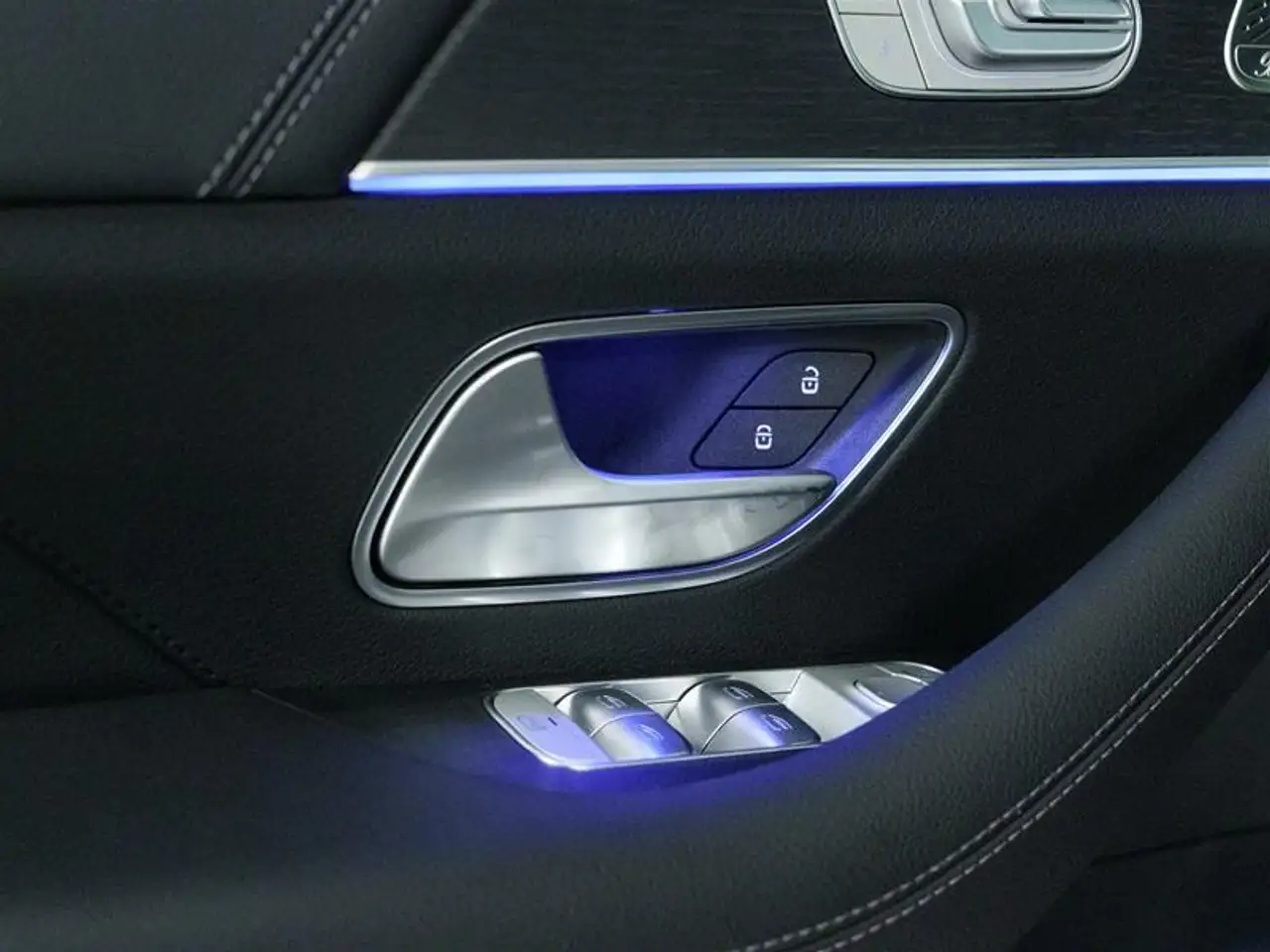 Mercedes-Benz GLE снимка Mercedes-Benz GLE