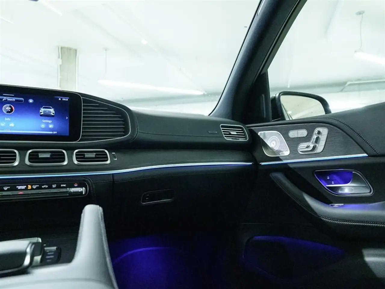 Mercedes-Benz GLE снимка Mercedes-Benz GLE