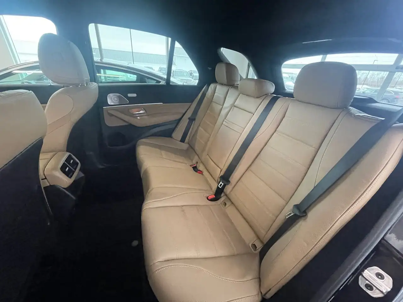 Mercedes-Benz GLE снимка Mercedes-Benz GLE