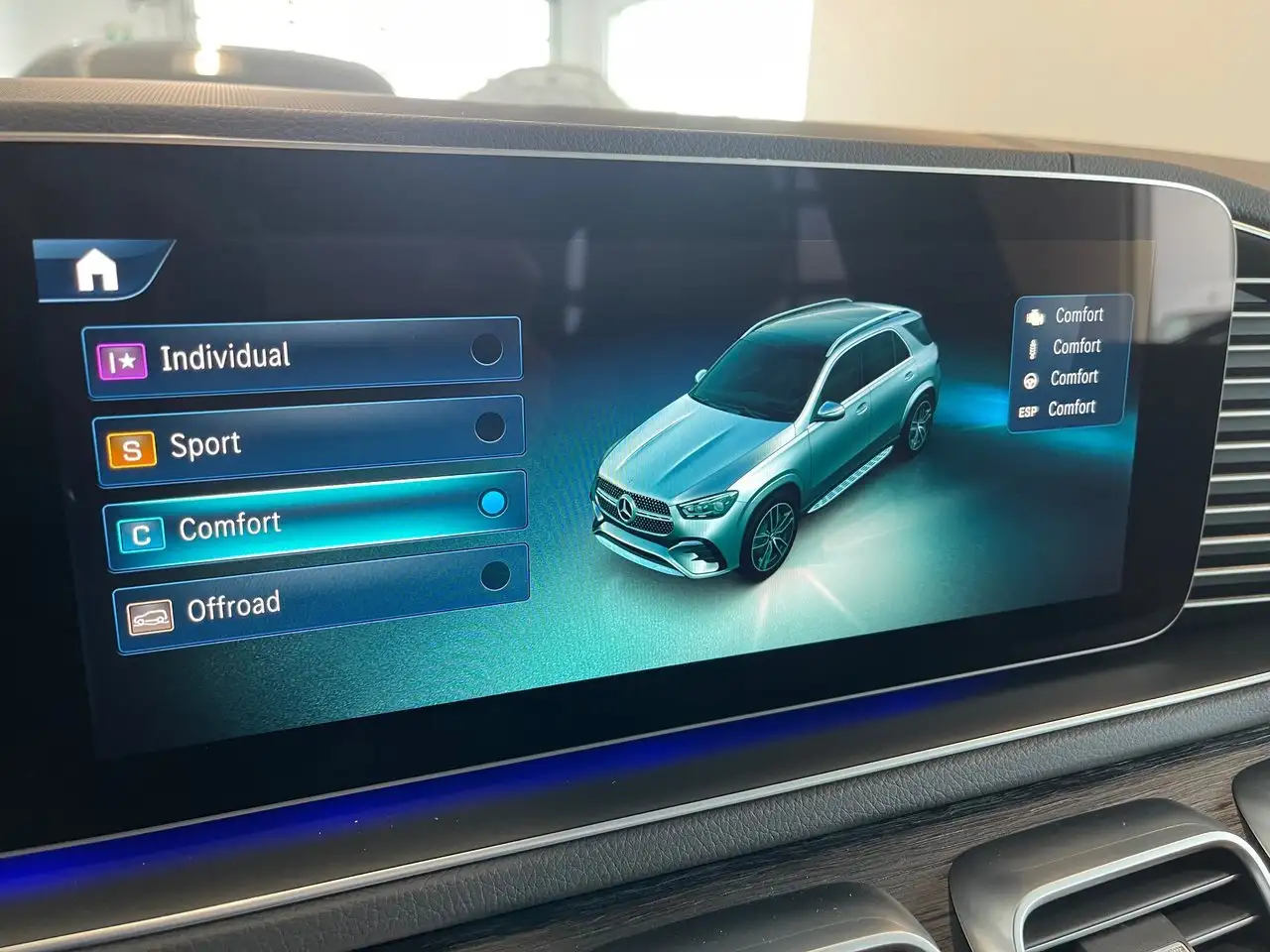 Mercedes-Benz GLE снимка Mercedes-Benz GLE