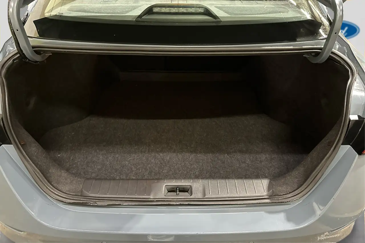Nissan Sentra снимка Nissan Sentra