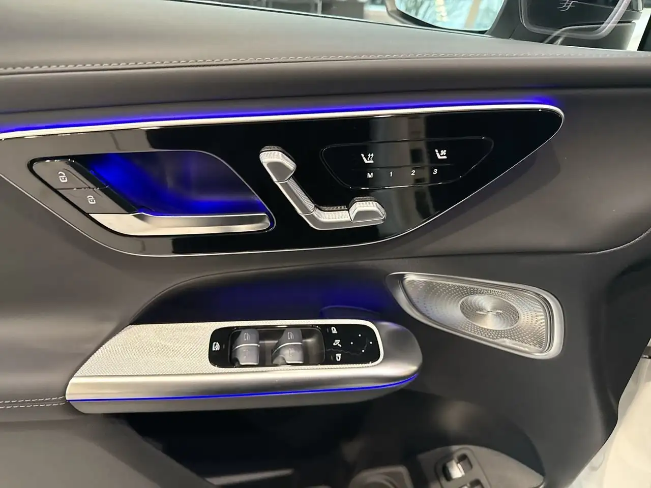 Mercedes-Benz GLC снимка Mercedes-Benz GLC
