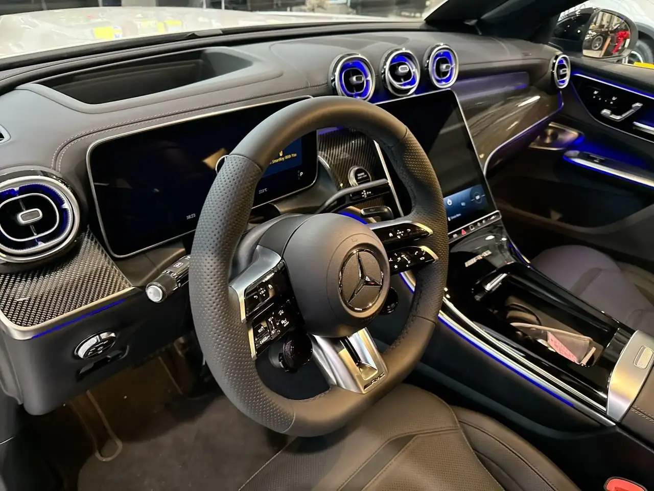 Mercedes-Benz GLC снимка Mercedes-Benz GLC