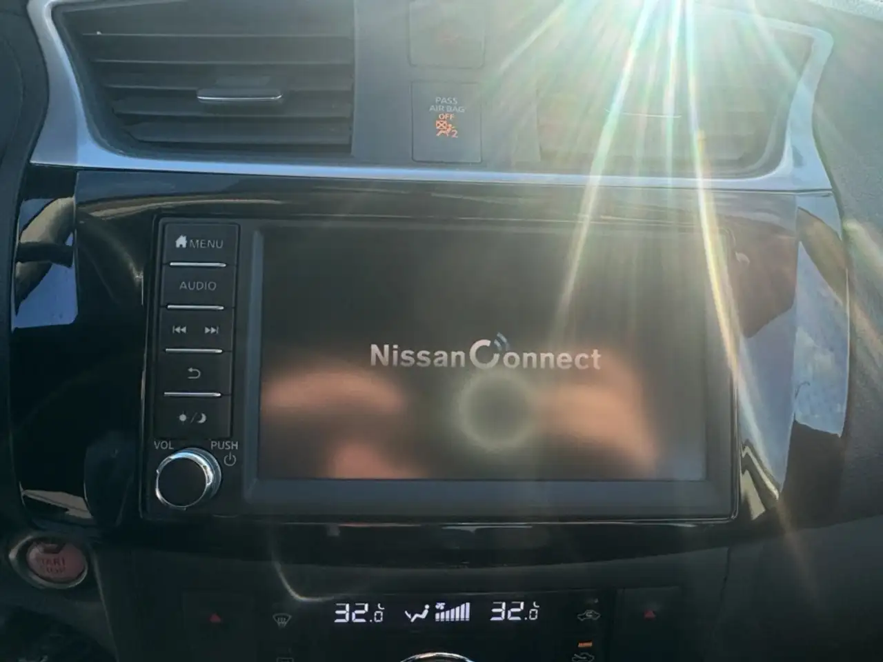 Nissan Sentra снимка Nissan Sentra