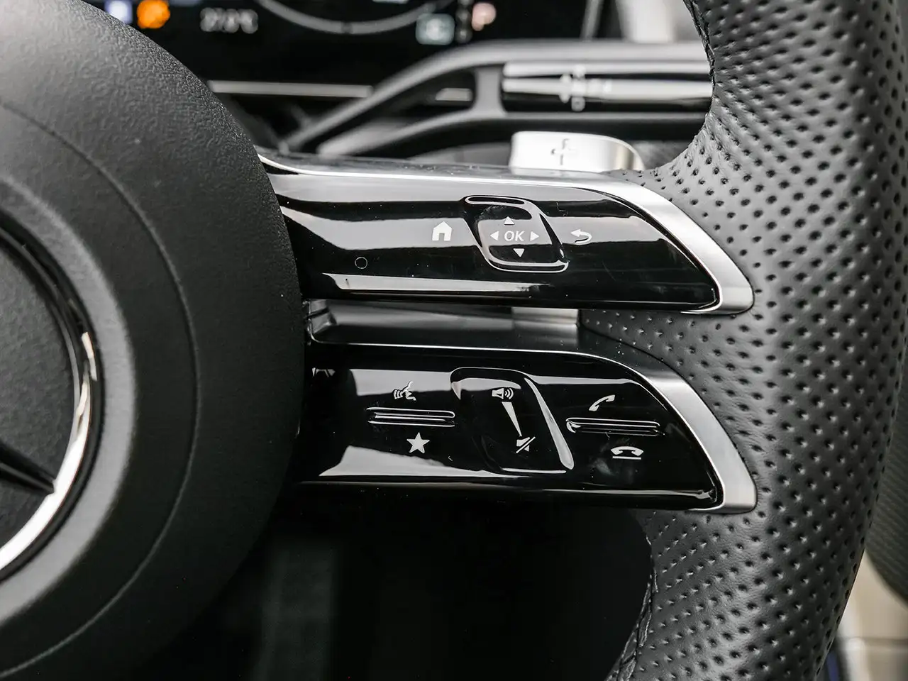 Mercedes-Benz GLC снимка Mercedes-Benz GLC