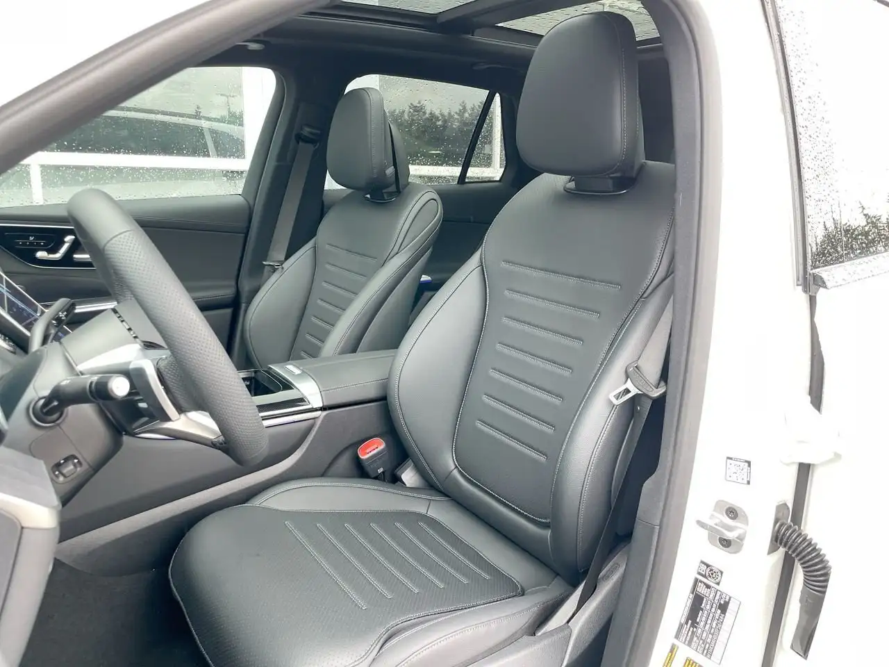 Mercedes-Benz GLC снимка Mercedes-Benz GLC