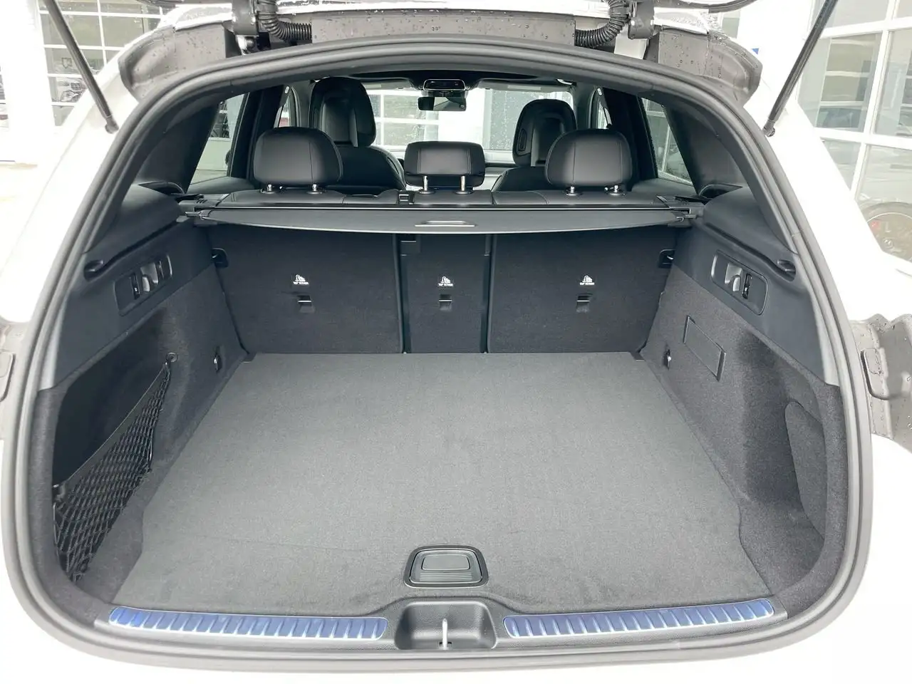 Mercedes-Benz GLC снимка Mercedes-Benz GLC