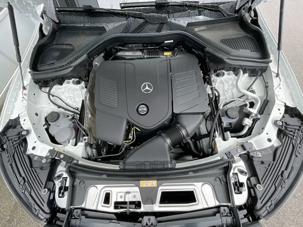 Mercedes-Benz GLC снимка Mercedes-Benz GLC