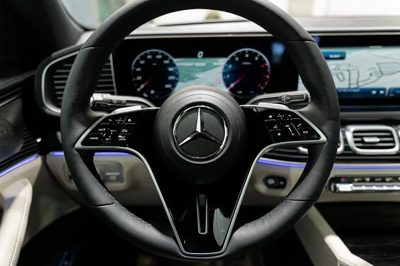 Mercedes-Benz GLE снимка Mercedes-Benz GLE