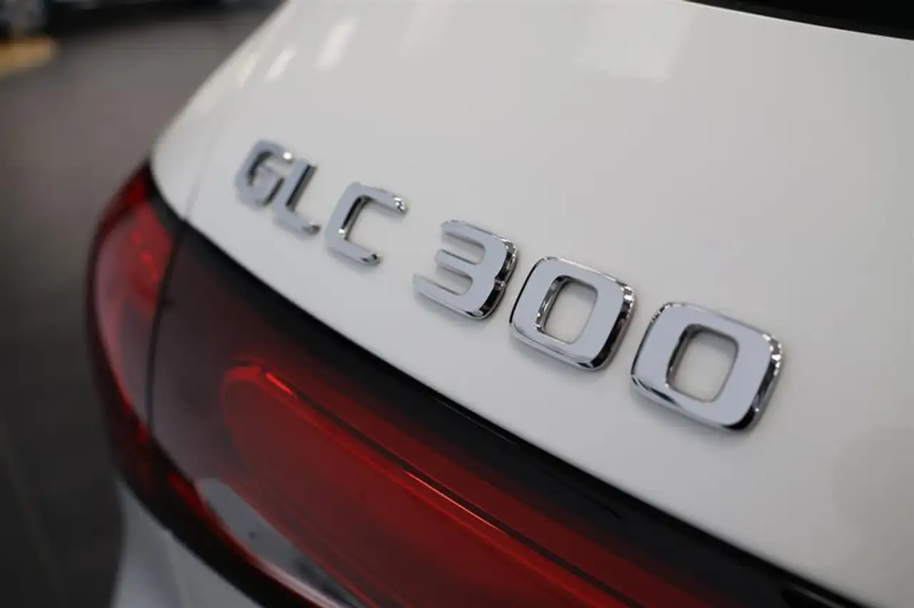 Mercedes-Benz GLC снимка Mercedes-Benz GLC