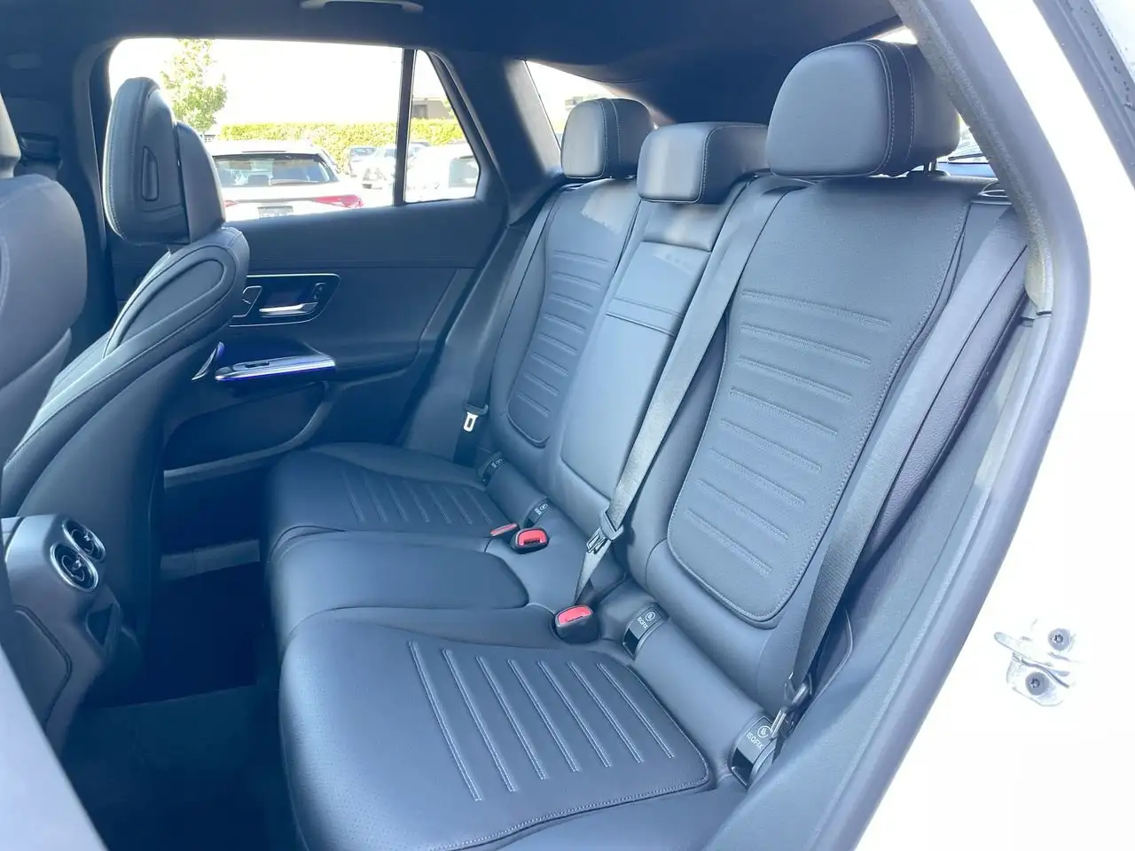 Mercedes-Benz GLC снимка Mercedes-Benz GLC