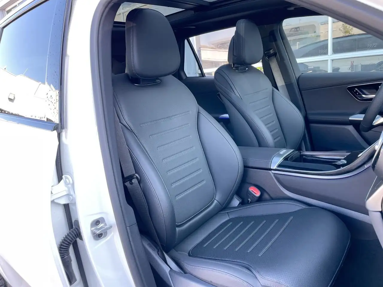 Mercedes-Benz GLC снимка Mercedes-Benz GLC