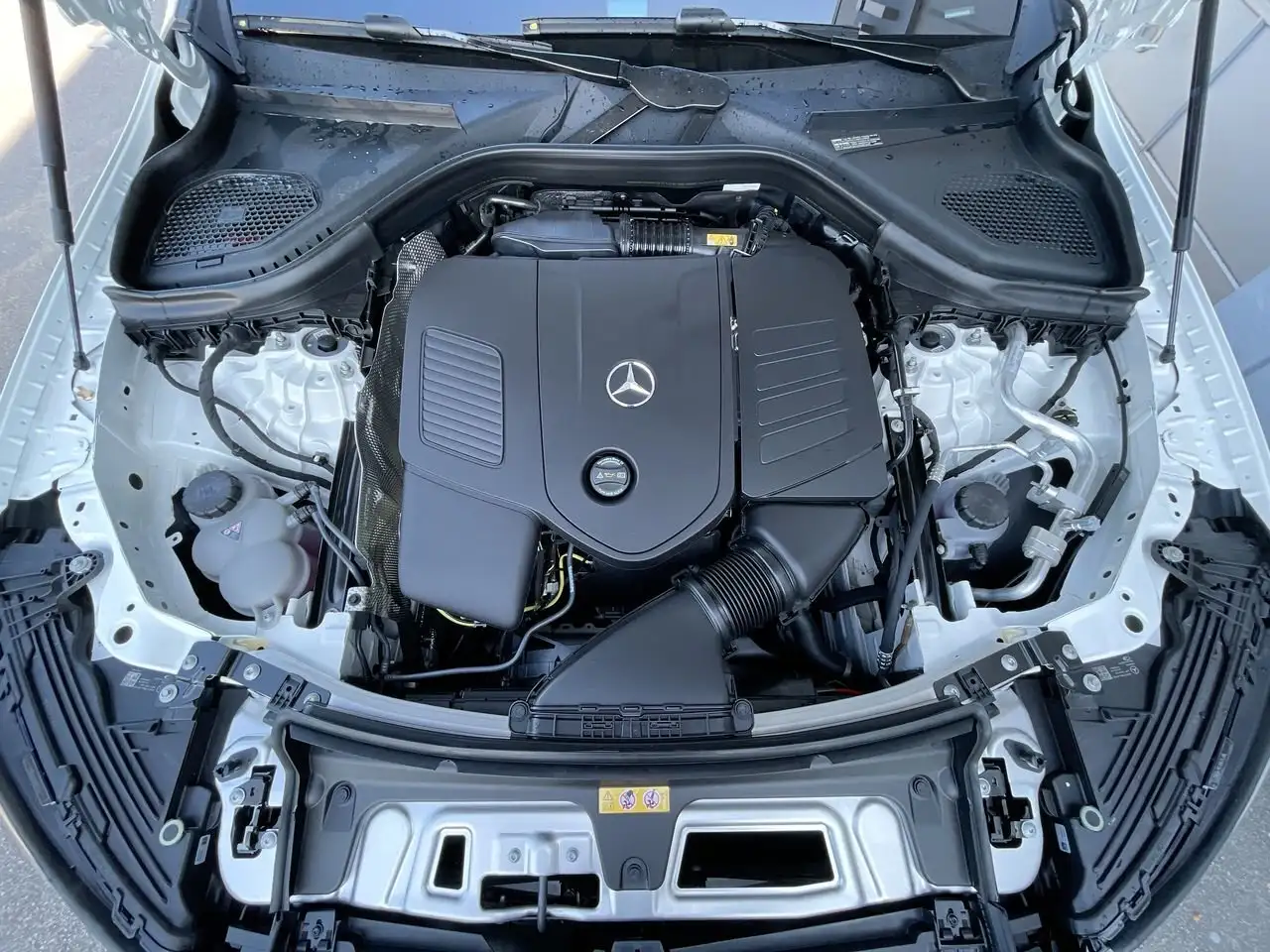 Mercedes-Benz GLC снимка Mercedes-Benz GLC