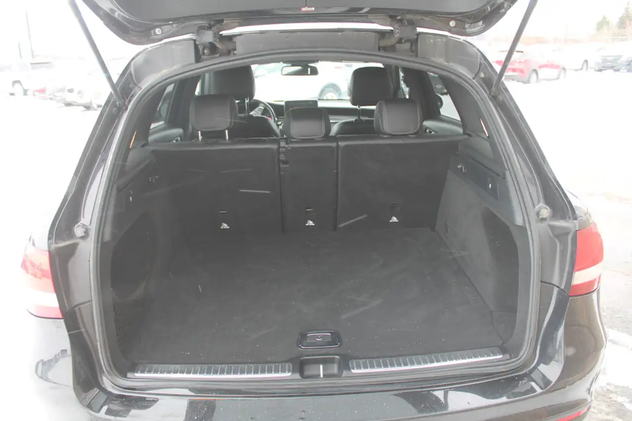Mercedes-Benz GLC снимка Mercedes-Benz GLC