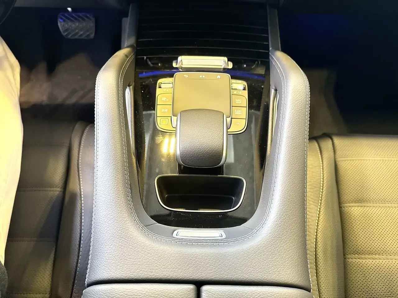 Mercedes-Benz GLE снимка Mercedes-Benz GLE
