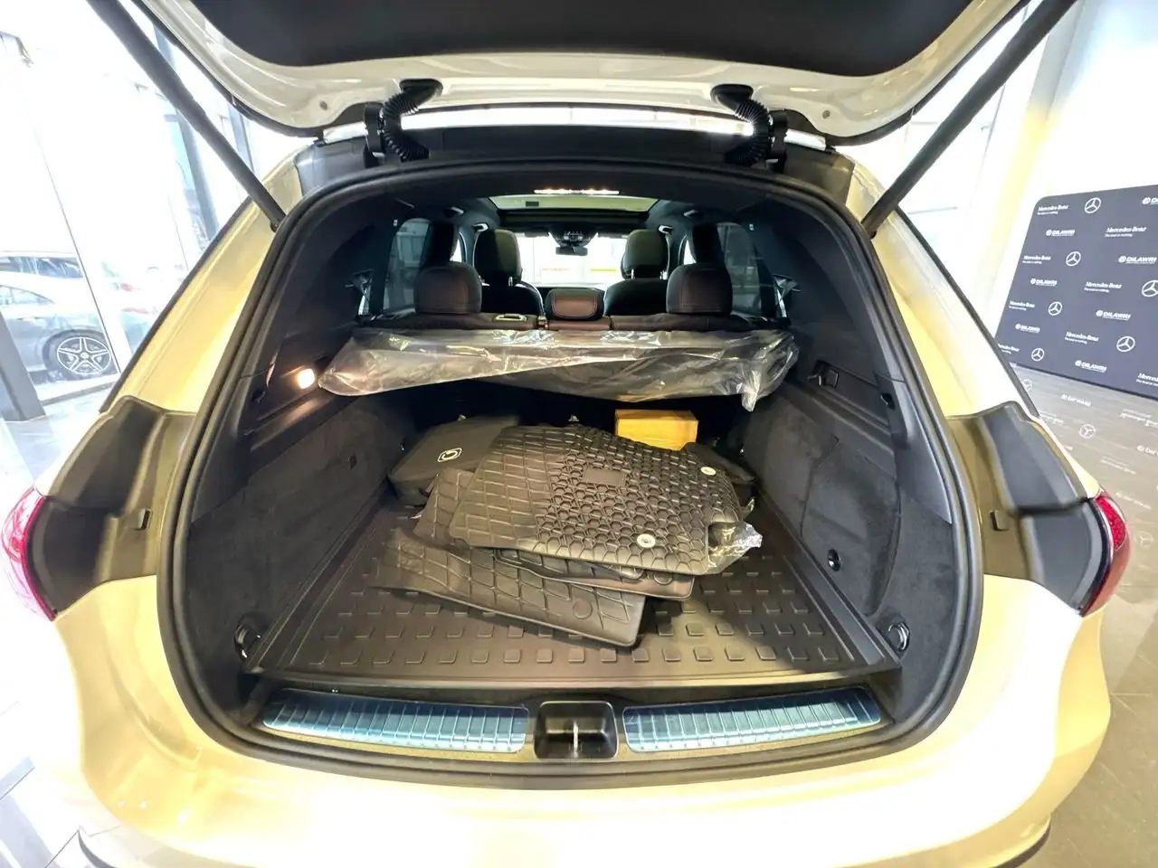 Mercedes-Benz GLE снимка Mercedes-Benz GLE