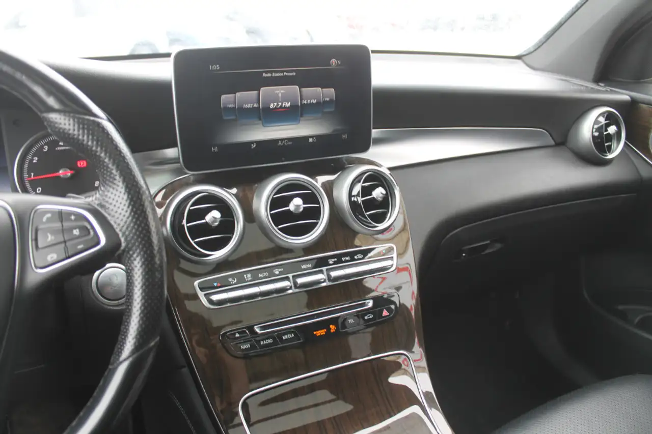 Mercedes-Benz GLC снимка Mercedes-Benz GLC