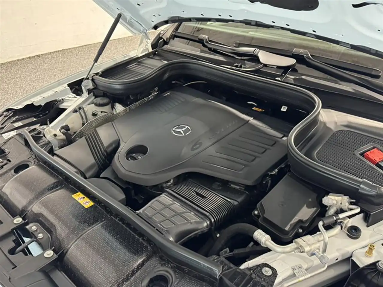 Mercedes-Benz GLE снимка Mercedes-Benz GLE