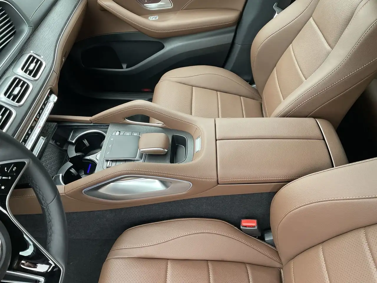 Mercedes-Benz GLE снимка Mercedes-Benz GLE