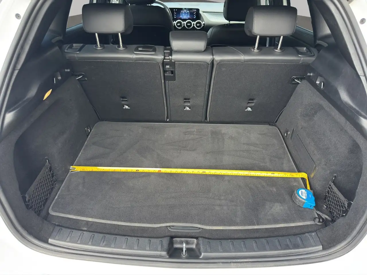Mercedes-Benz GLA снимка Mercedes-Benz GLA