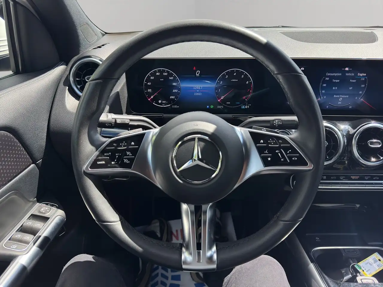Mercedes-Benz GLA снимка Mercedes-Benz GLA
