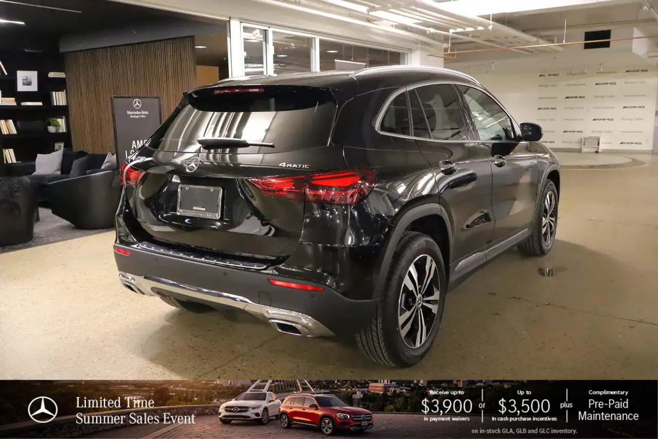 Mercedes-Benz GLA снимка Mercedes-Benz GLA