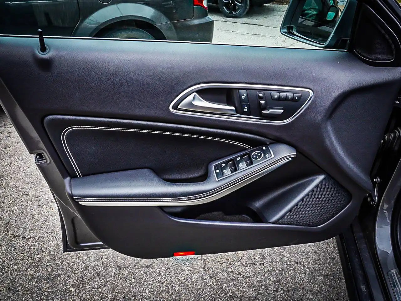 Mercedes-Benz GLA photo Mercedes-Benz GLA