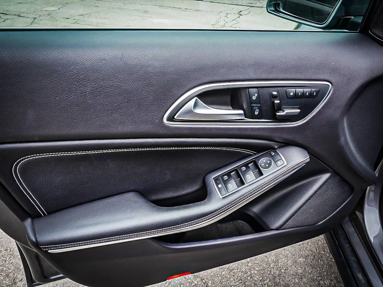 Mercedes-Benz GLA photo Mercedes-Benz GLA