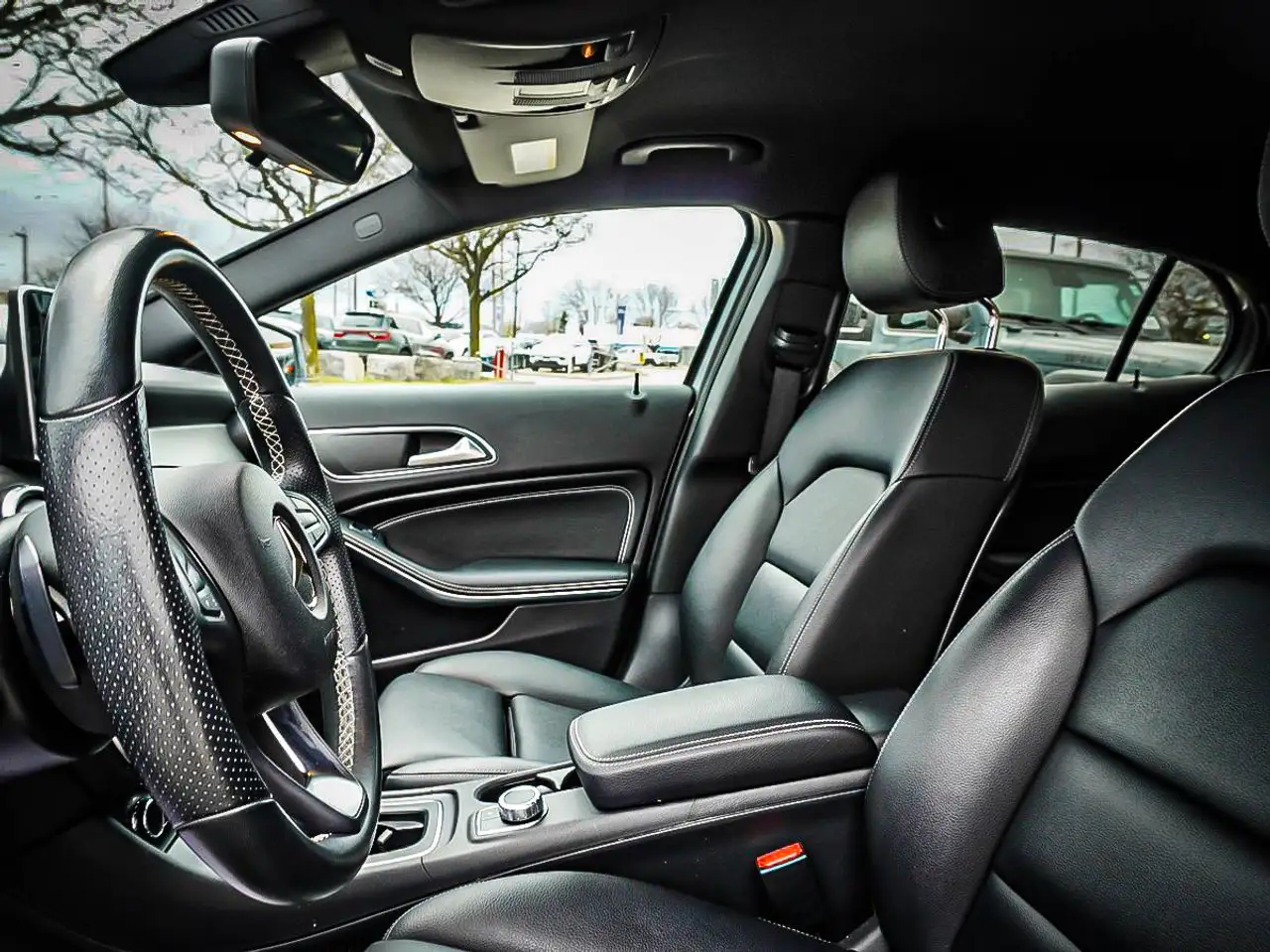 Mercedes-Benz GLA photo Mercedes-Benz GLA