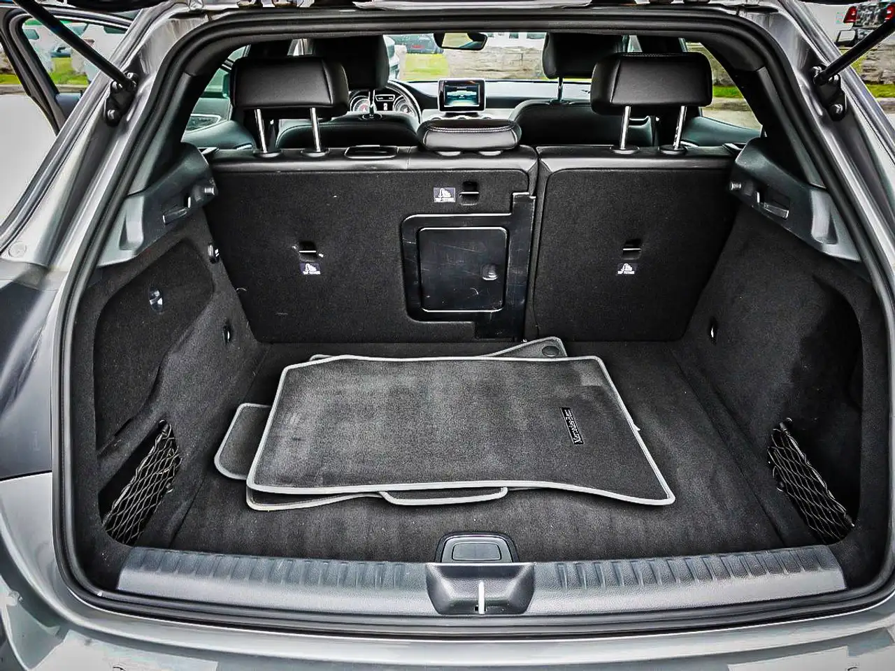 Mercedes-Benz GLA photo Mercedes-Benz GLA