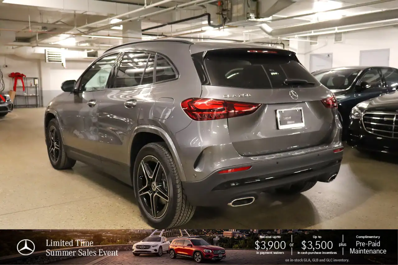 Mercedes-Benz GLA снимка Mercedes-Benz GLA