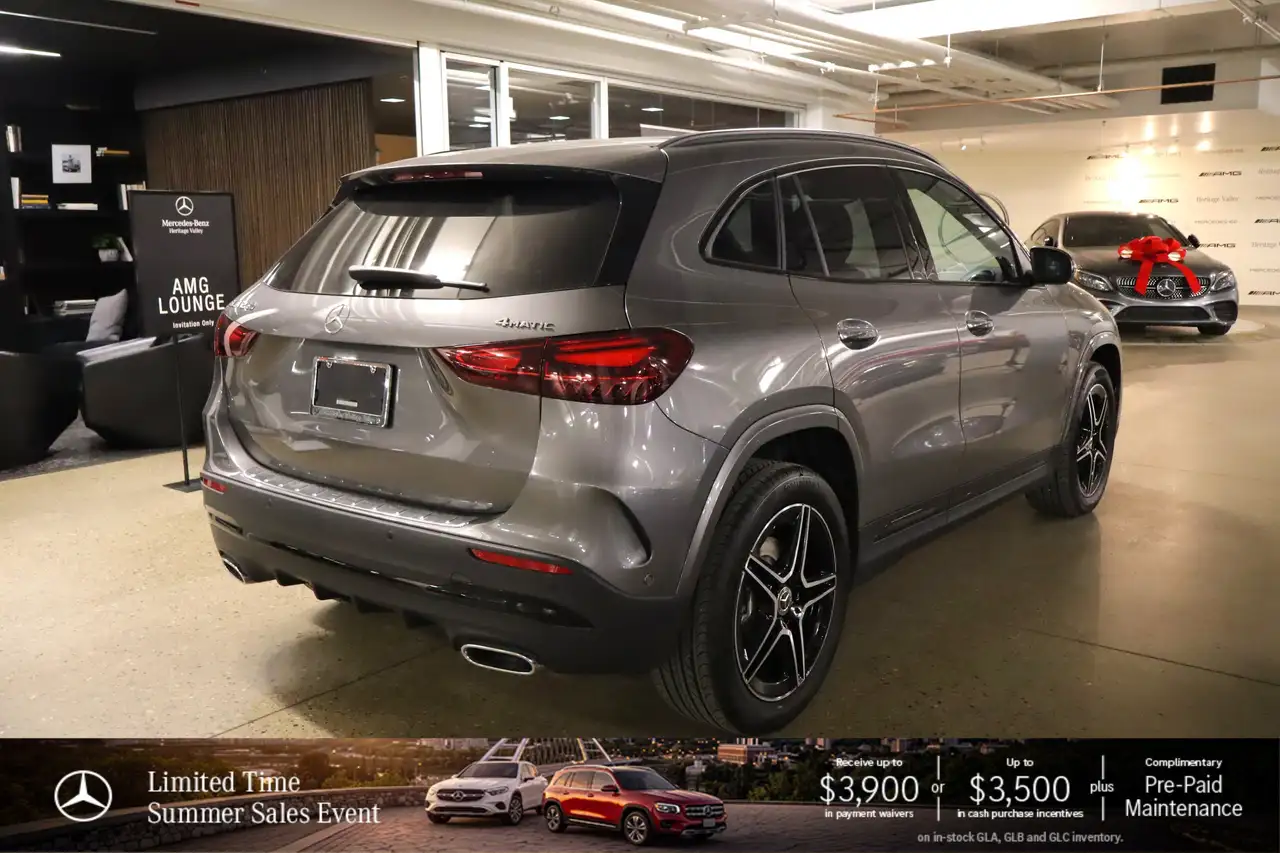 Mercedes-Benz GLA снимка Mercedes-Benz GLA