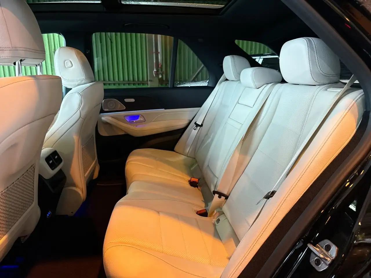 Mercedes-Benz GLE снимка Mercedes-Benz GLE
